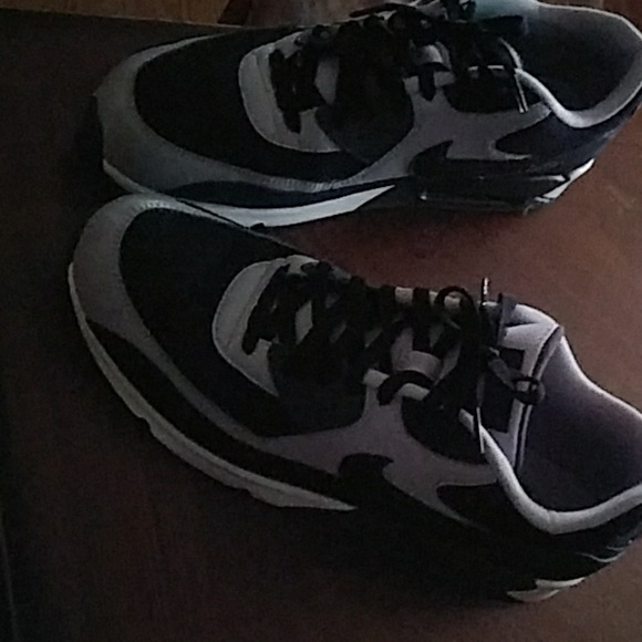 Nike Air Maxes - Picture 2 of 4